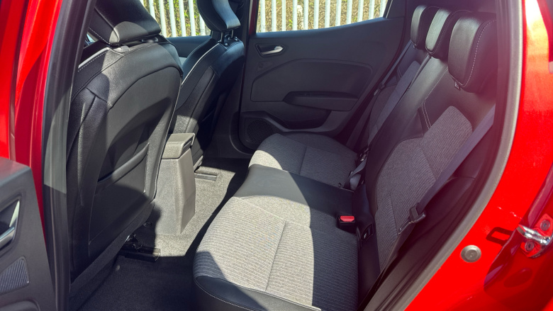 Renault Clio 1.0 TCe 90 SE Edition 5dr Petrol Hatchback